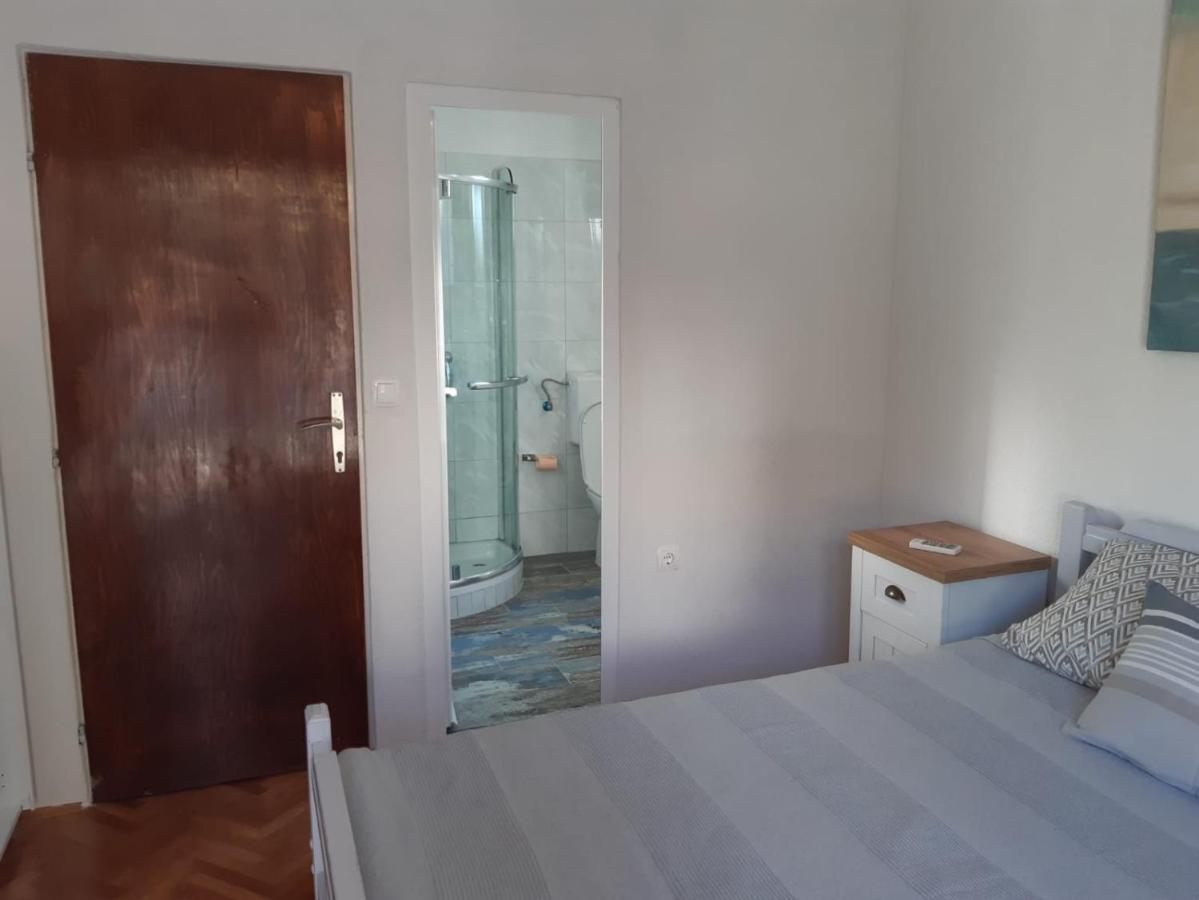 Appartamento Jona - Dugi Rat - Mali Rat Esterno foto