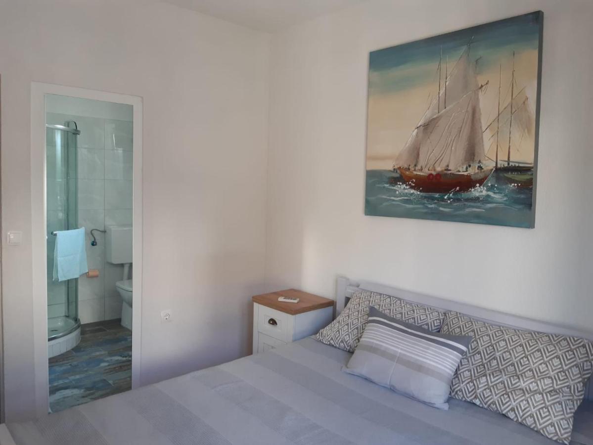 Appartamento Jona - Dugi Rat - Mali Rat Esterno foto